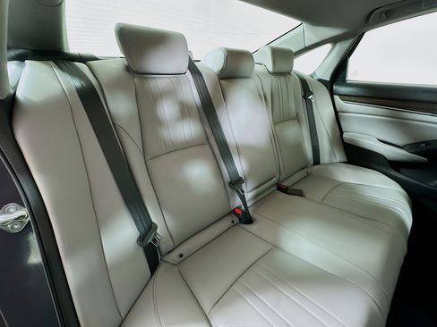 Used 2018 Honda Accord Touring image 26
