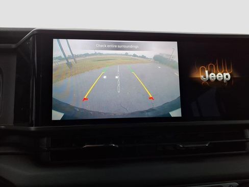 Used 2024 Jeep Wrangler Unlimited Rubicon 4xe image 38