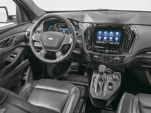 Used 2023 Chevrolet Traverse LT FWD image 31