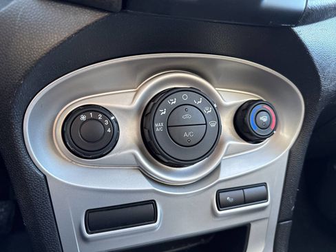 Used 2017 Ford Fiesta SE image 20