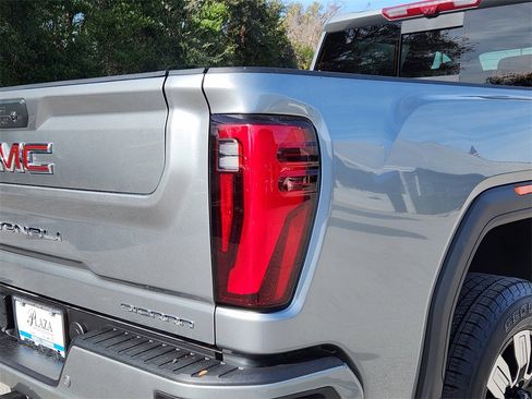 Used 2025 GMC Sierra 2500 Denali w/ Denali Reserve Package image 8
