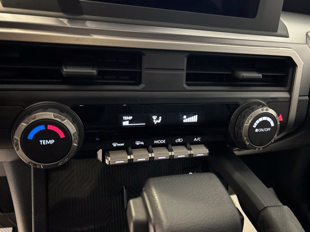 Used 2025 Toyota 4Runner SR5 AWD/4WD image 17