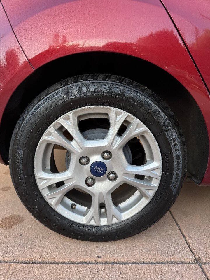 Used 2015 Ford Fiesta SE FWD image 31
