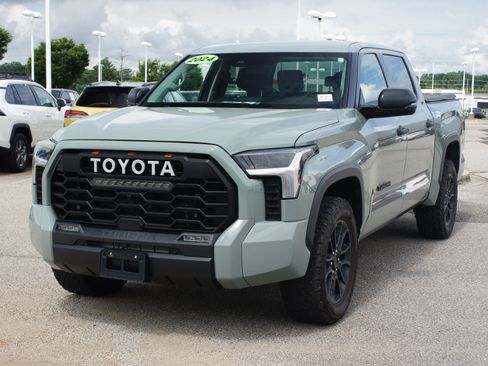 Used 2024 Toyota Tundra SR5 w/ SR5 Convenience Package AWD/4WD image 2
