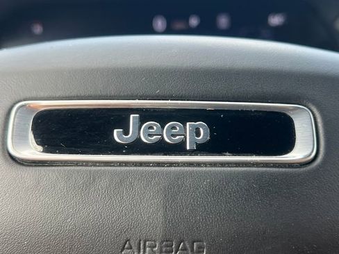 Used 2024 Jeep Grand Cherokee L Summit AWD/4WD image 19