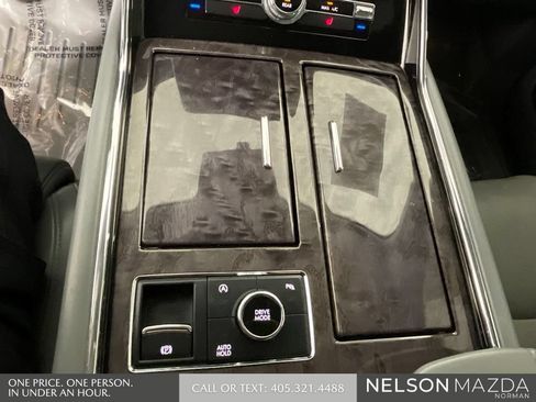 Used 2019 Lincoln Navigator L Select RWD image 39