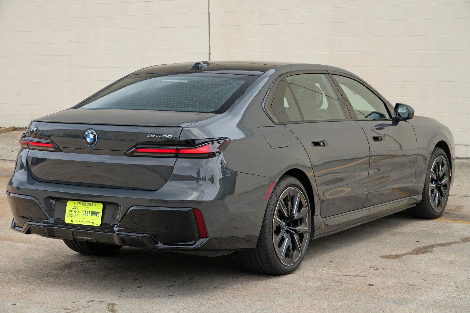 Used 2024 BMW i7 eDrive50 w/ M Sport Package RWD image 67