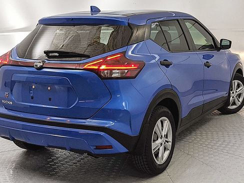 Used 2023 Nissan Kicks S FWD image 3