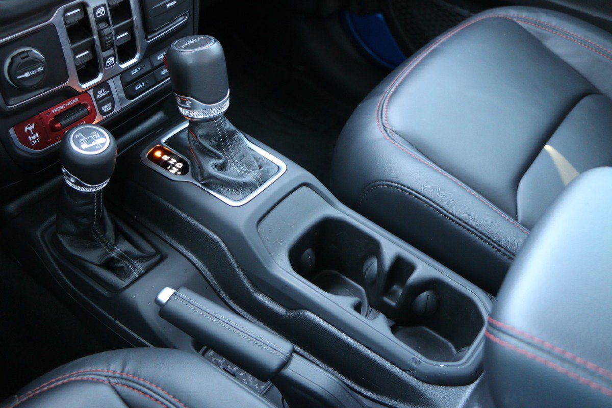 Used 2025 Jeep Gladiator Rubicon AWD/4WD image 23