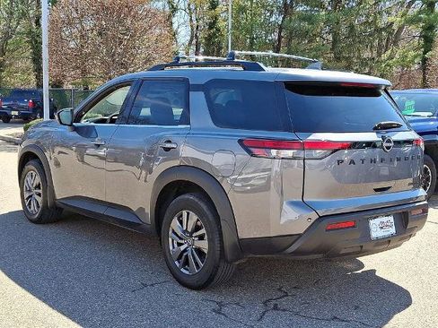 Certified 2022 Nissan Pathfinder SV w/ SV Black Package image 6