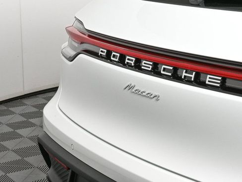 Certified 2026 Porsche Macan image 37