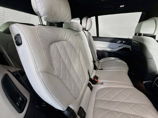 Used 2026 BMW X7 xDrive40i AWD/4WD image 30