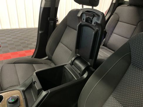 Used 2020 GMC Acadia SLE image 38