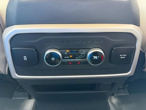 Used 2023 Ford Expedition Limited RWD image 13