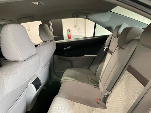 Used 2014 Toyota Camry LE FWD image 21