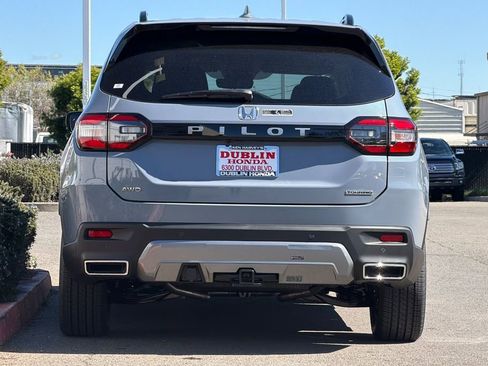 New 2026 Honda Pilot Touring image 5
