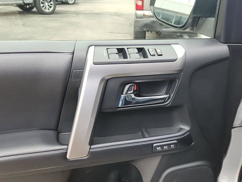 Used 2020 Toyota 4Runner Limited AWD/4WD image 12