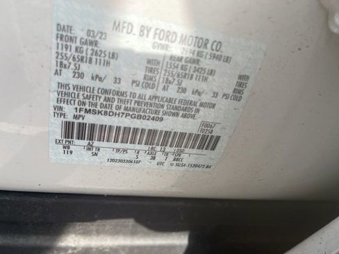 Used 2023 Ford Explorer XLT w/ Equipment Group 202A image 9