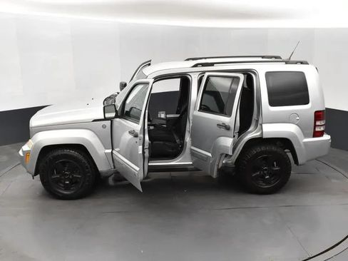 Used 2011 Jeep Liberty Sport w/ Popular Equipment Group AWD/4WD image 7