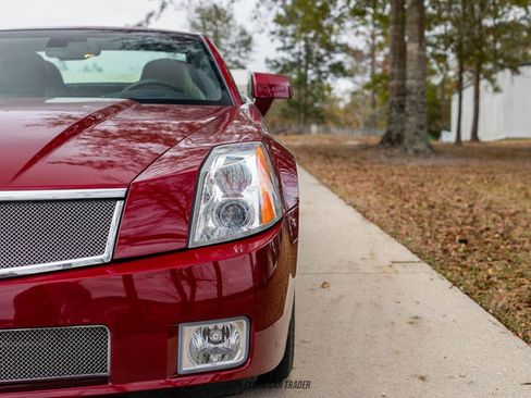 Used 2007 Cadillac XLR V image 49