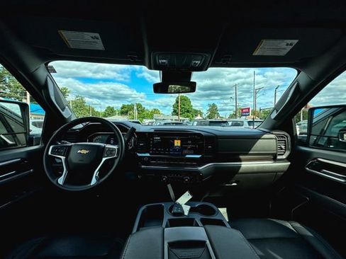 Used 2024 Chevrolet Silverado 3500 LT w/ All Star Edition AWD/4WD image 17