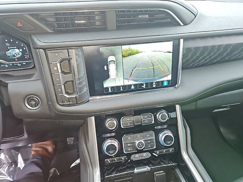 Used 2023 GMC Yukon Denali image 18