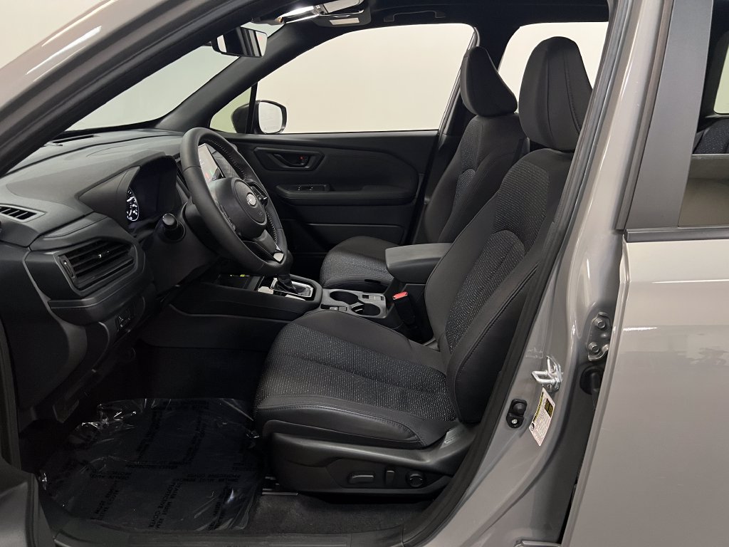 Used 2025 Subaru Forester Premium AWD/4WD image 10