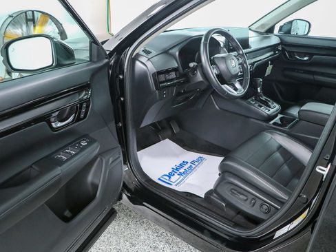 Used 2023 Honda CR-V EX-L image 3