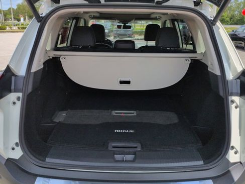 Certified 2022 Nissan Rogue SL w/ SL Premium Package FWD image 13