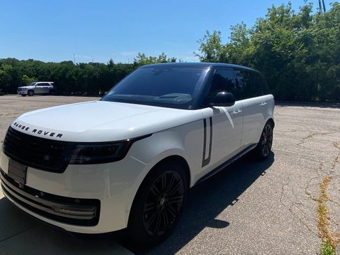 Used 2023 Land Rover Range Rover Long Wheelbase SE AWD/4WD image 8