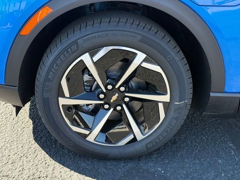 New 2026 Chevrolet Equinox EV LT image 9