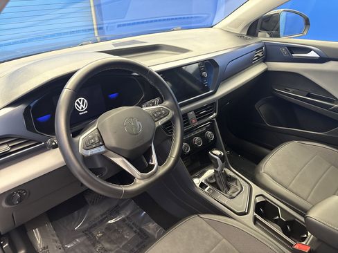 Certified 2023 Volkswagen Taos SE w/ Panoramic Sunroof Package FWD image 11