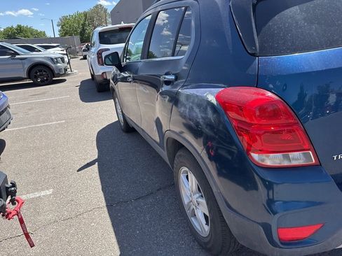 Used 2020 Chevrolet Trax LT w/ LT Convenience Package FWD image 21
