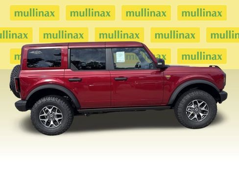 New 2025 Ford Bronco Badlands image 2