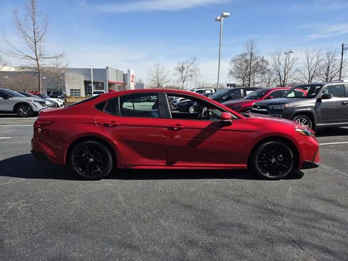 Certified 2025 Toyota Camry SE w/ Convenience Package image 5