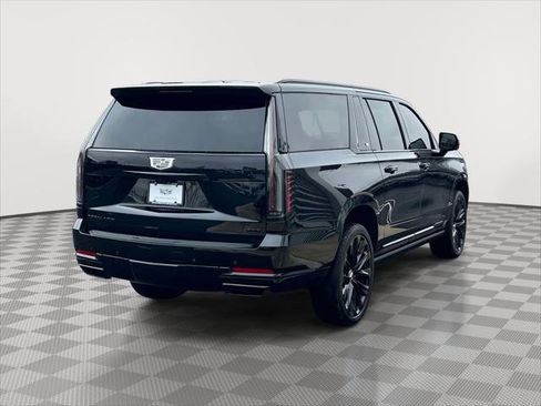 Used 2026 Cadillac Escalade ESV Platinum Sport w/ LPO, ONYX Package AWD/4WD image 7