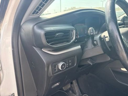 Used 2021 Ford Explorer XLT w/ Equipment Group 202A AWD/4WD image 15