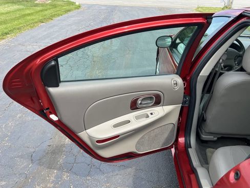 Used 2004 Chrysler Concorde LXi image 30