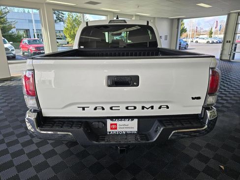 Used 2023 Toyota Tacoma TRD Off-Road image 4