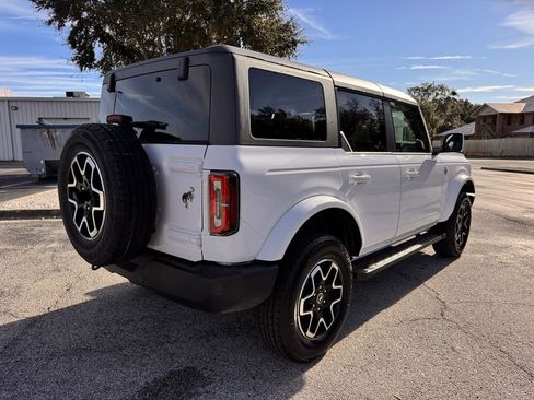 Used 2024 Ford Bronco Outer Banks image 9