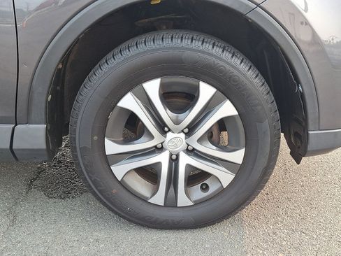 Used 2016 Toyota RAV4 LE FWD image 28