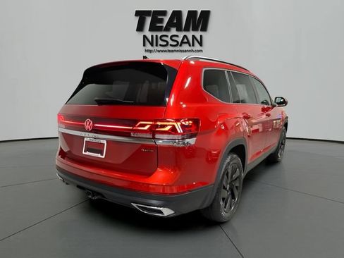 Used 2024 Volkswagen Atlas SE w/ Panoramic Sunroof Package AWD/4WD image 7
