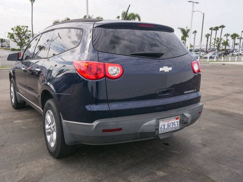 Used 2012 Chevrolet Traverse LS FWD image 7