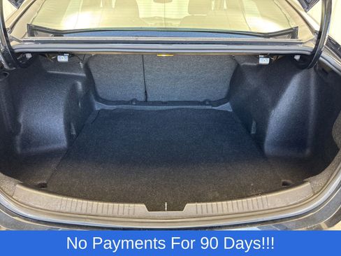 Used 2018 Chevrolet Malibu LT FWD image 30