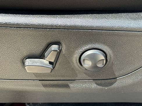 Used 2023 RAM 1500 Big Horn RWD image 21