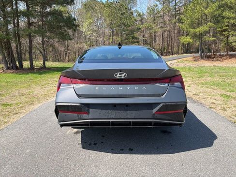Used 2024 Hyundai Elantra SEL image 6