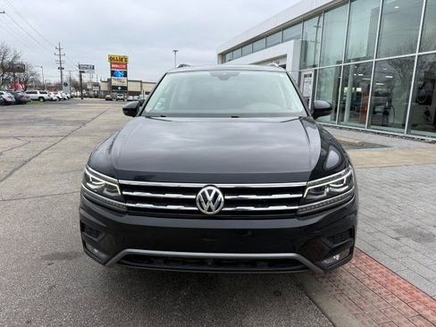 Used 2018 Volkswagen Tiguan SEL Premium w/ 3rd Row Seat Package image 2