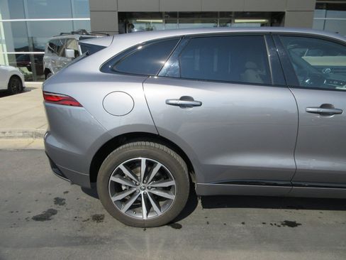 Used 2024 Jaguar F-PACE R-Dynamic S AWD/4WD image 11