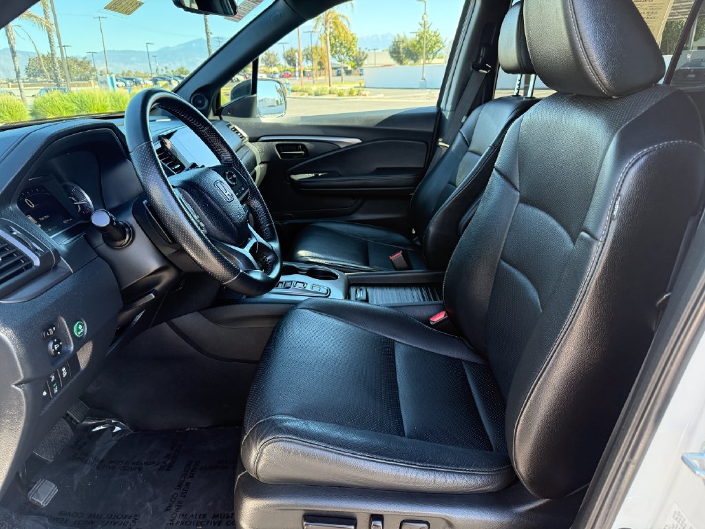 Used 2023 Honda Passport EX-L image 12