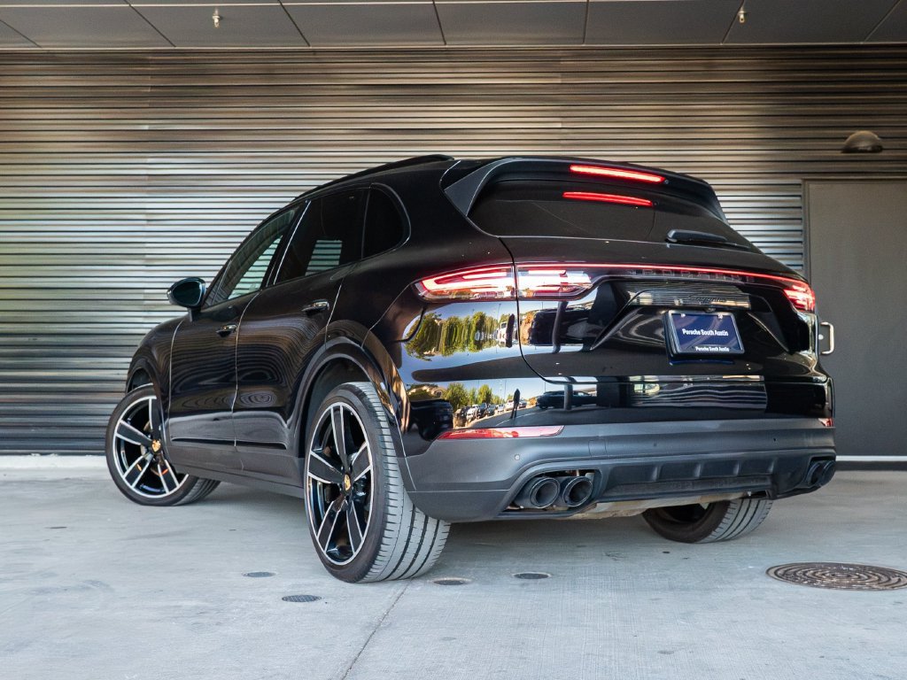 Certified 2023 Porsche Cayenne Platinum Edition AWD/4WD image 3